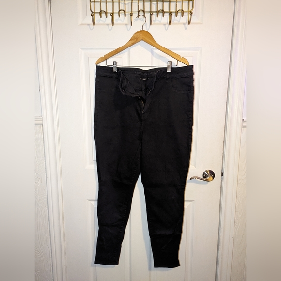 American Eagle High-Waist Jegging - Picture 2 of 6